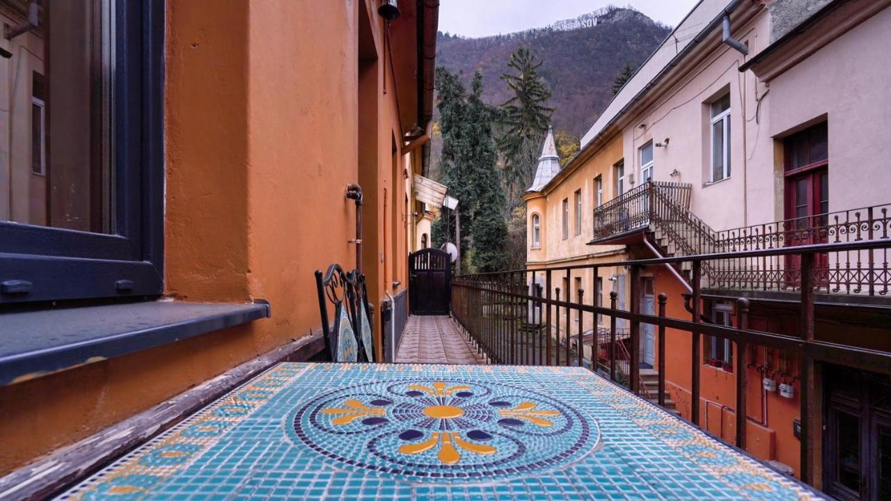 2 Bedroom Oldtown Mountain View Apartment With Private Terrace And High Ceilings Rooms Brasov Exterior photo