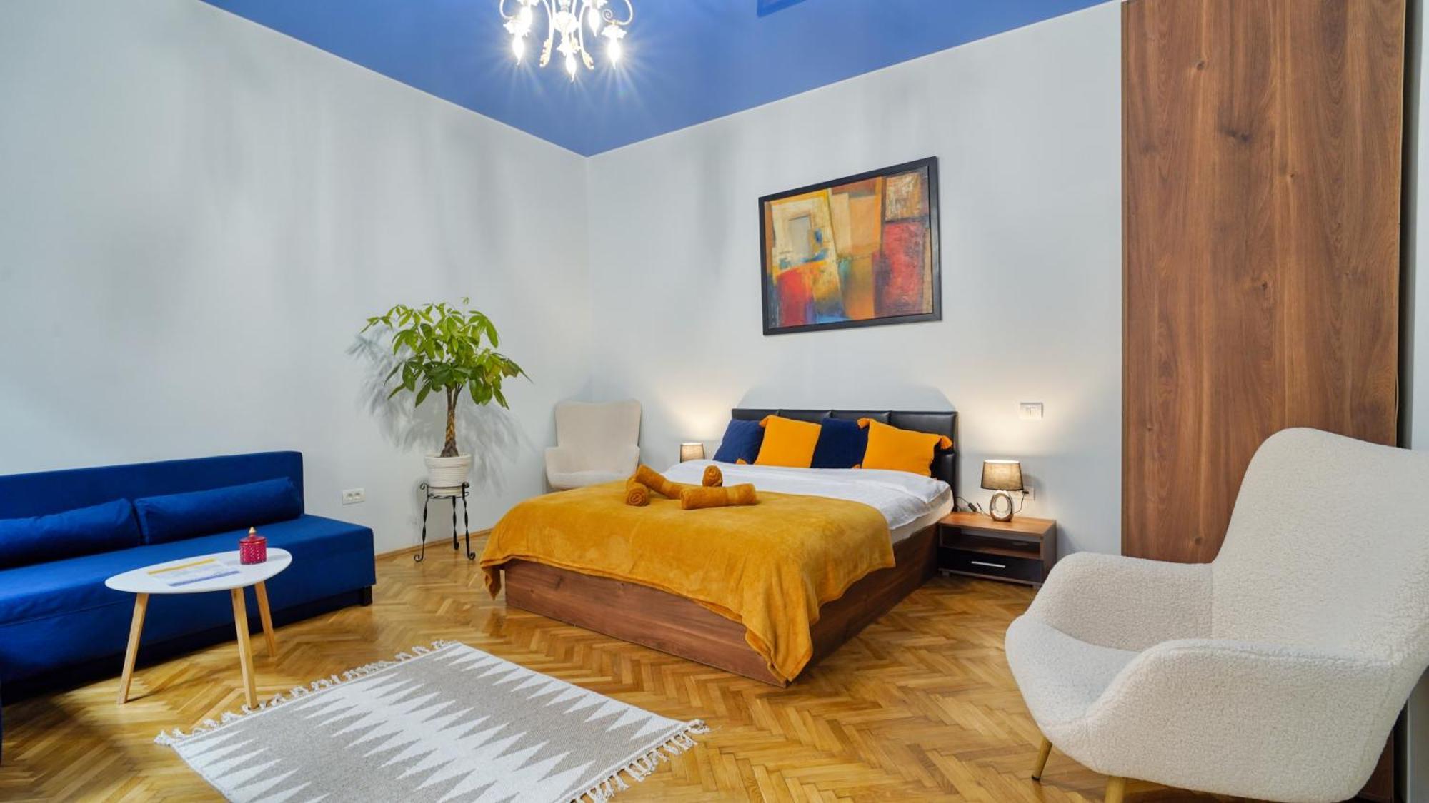 2 Bedroom Oldtown Mountain View Apartment With Private Terrace And High Ceilings Rooms Brasov Exterior photo