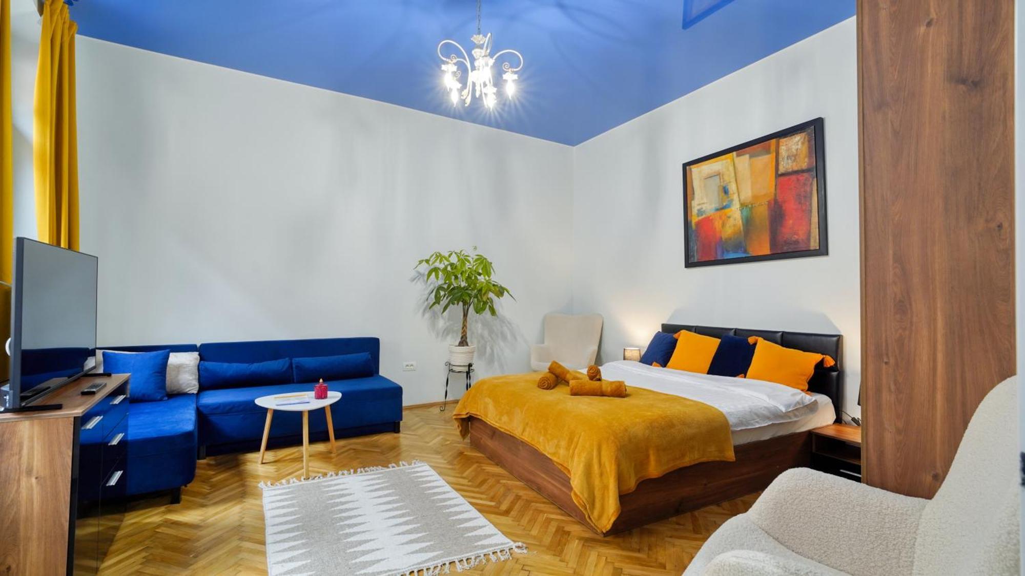2 Bedroom Oldtown Mountain View Apartment With Private Terrace And High Ceilings Rooms Brasov Exterior photo